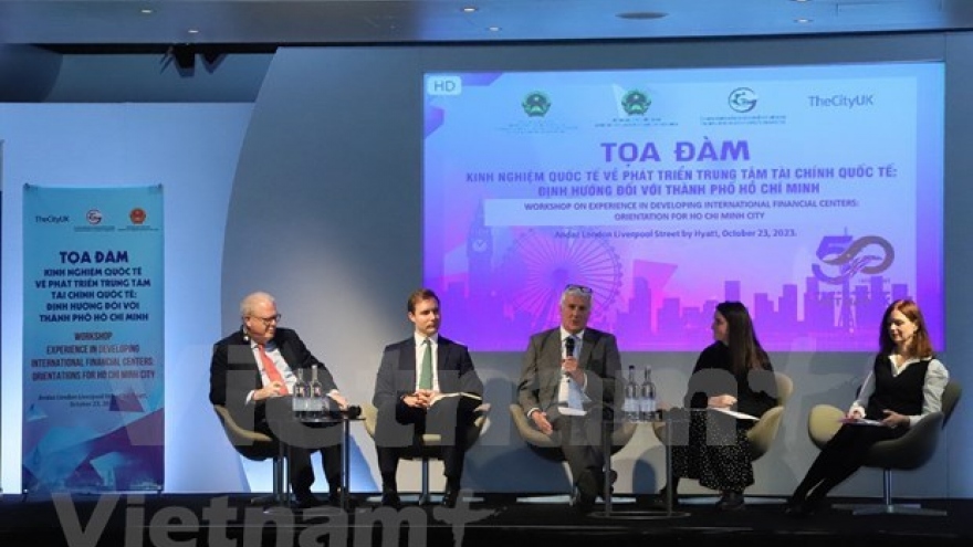Vietnam, UK share experience in developing int’l financial centre